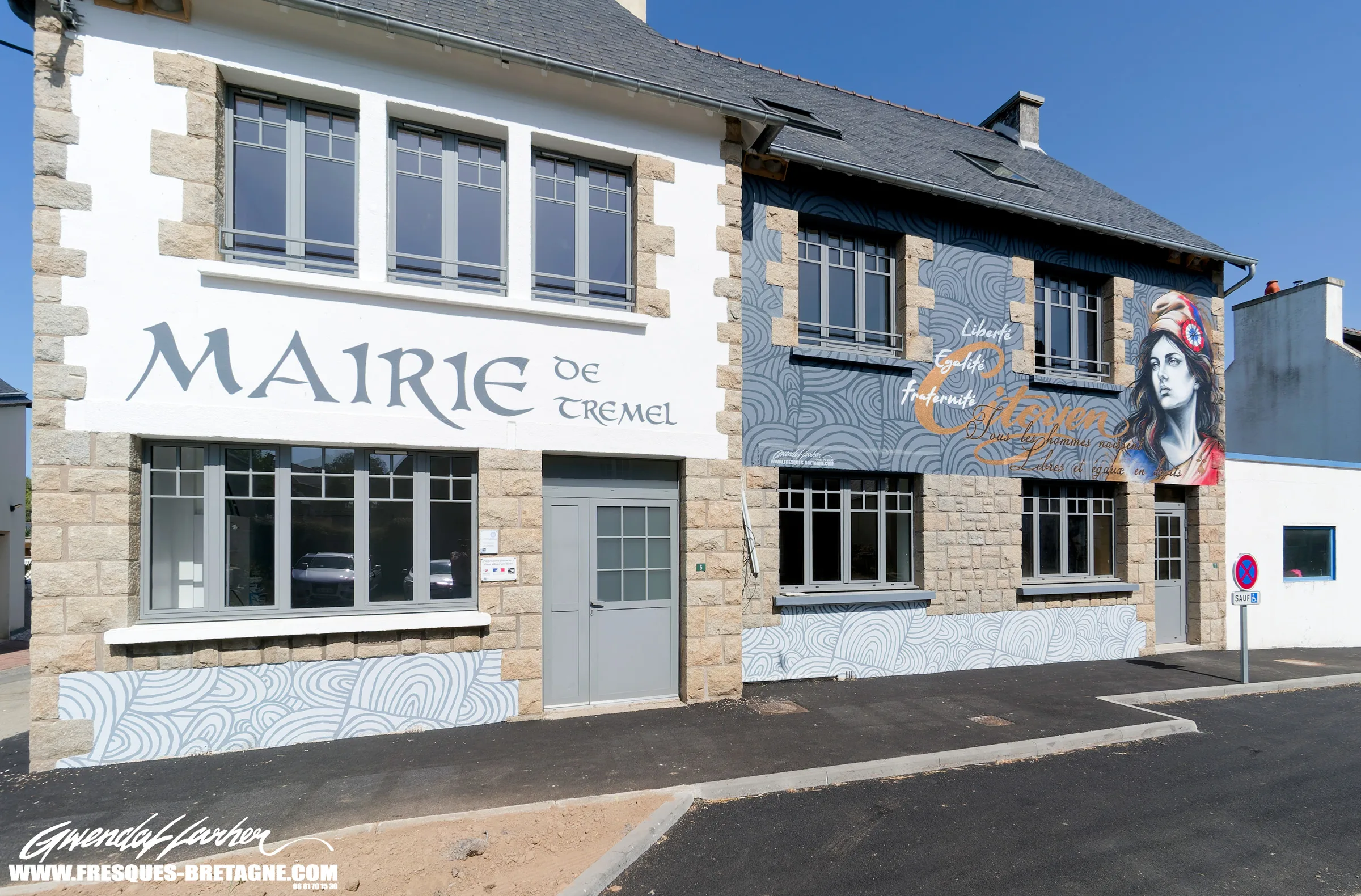 Fresque street art et trompe-l'œil, la Marianne à la mairie de Trémel, Côtes-d'Armor